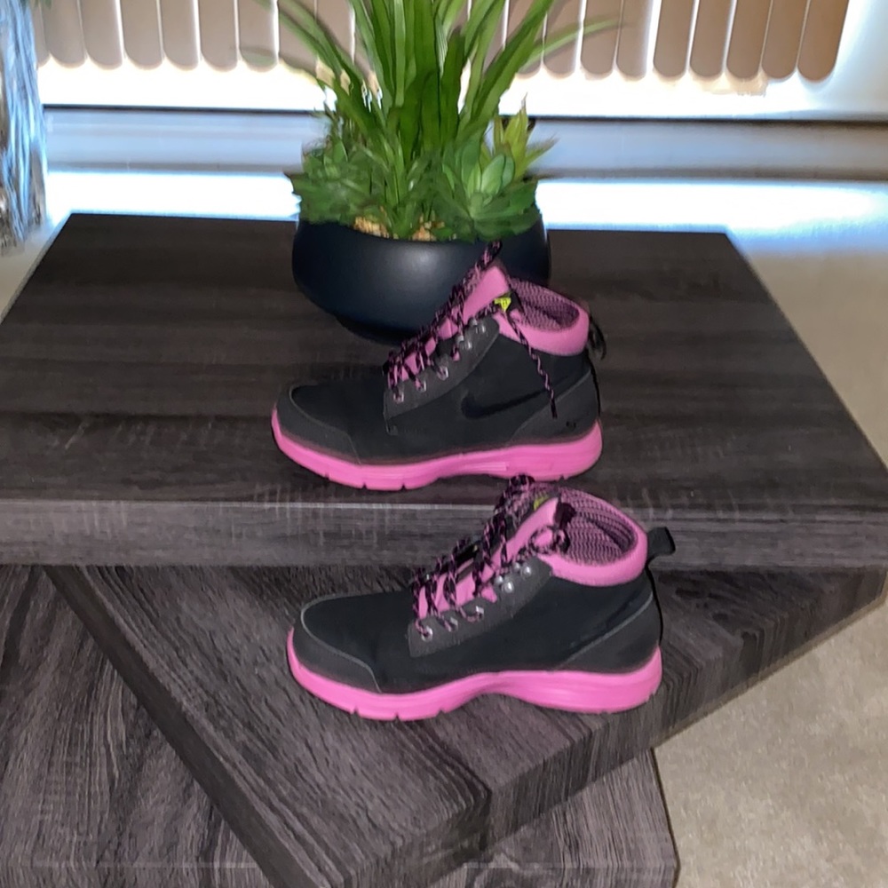 Nike Boots